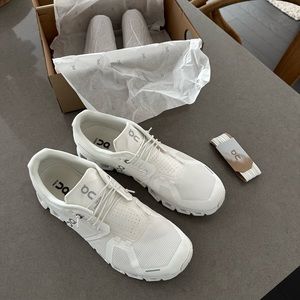 On Running - Cloud 5. Undyed White | White. Size 10.5
